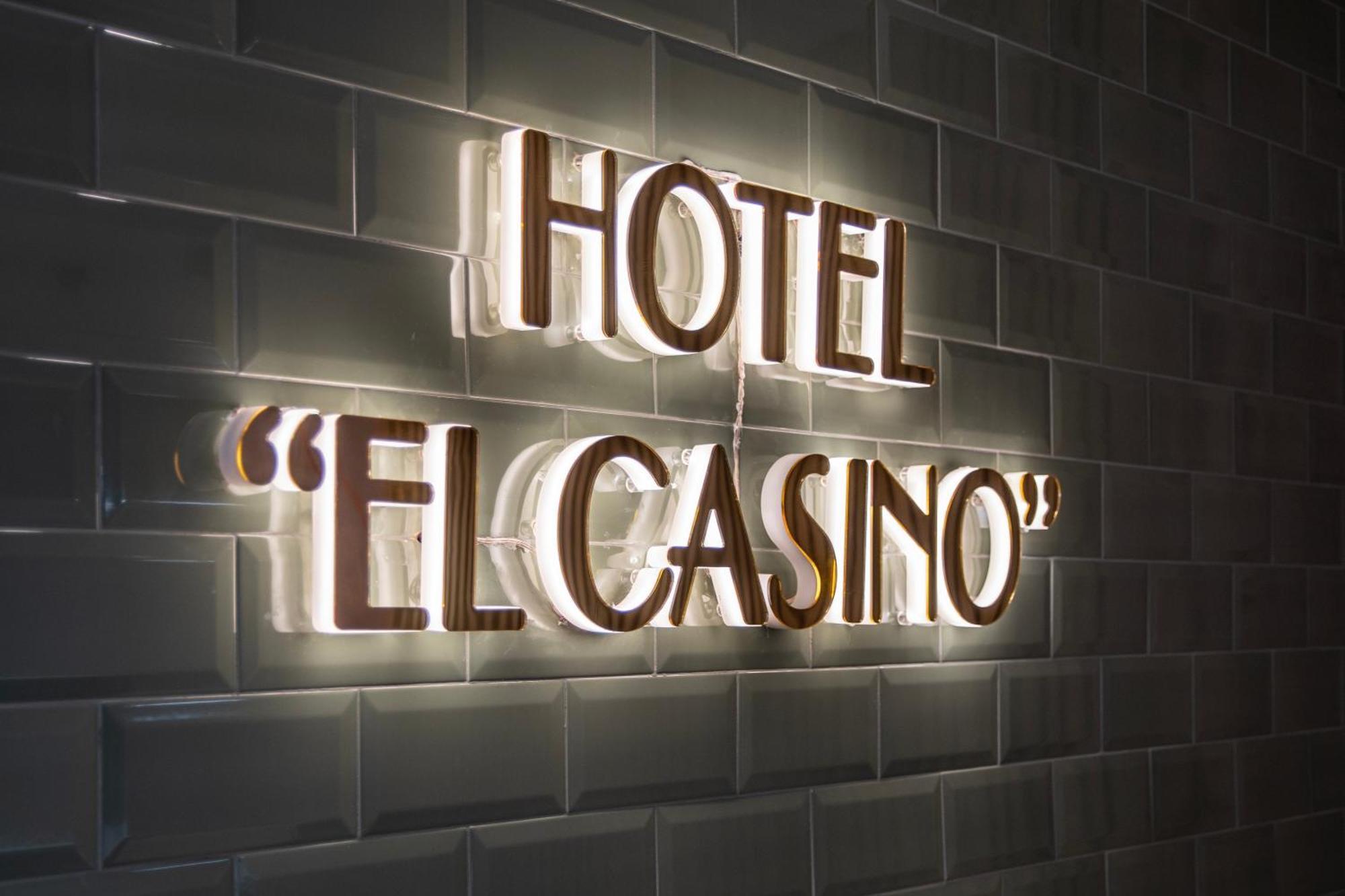 Hotel & Restaurante El Casino Villafranca Del Bierzo Luaran gambar