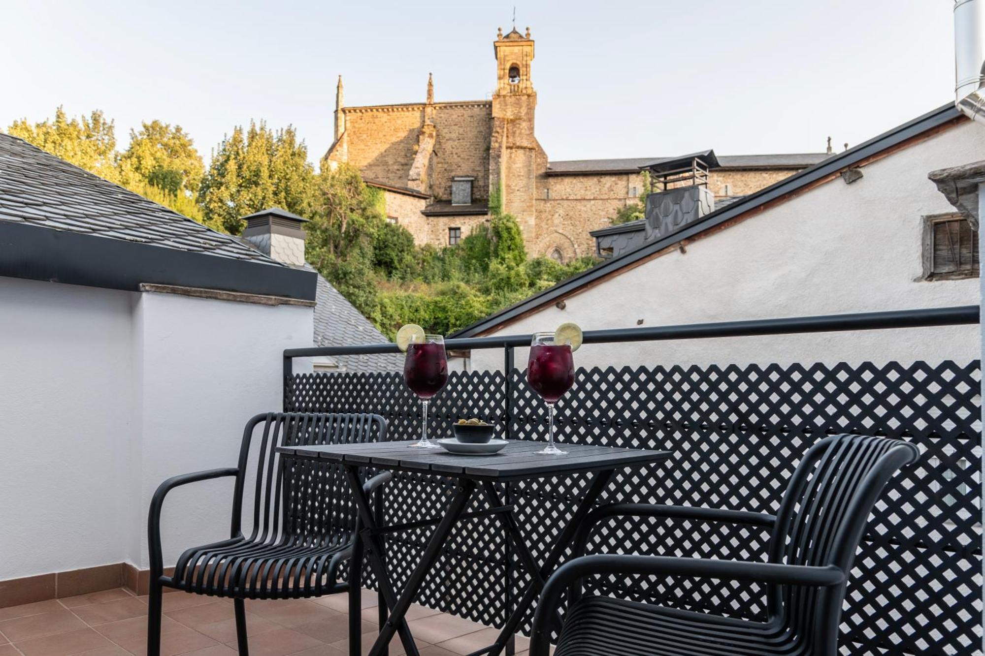 Hotel & Restaurante El Casino Villafranca Del Bierzo Luaran gambar